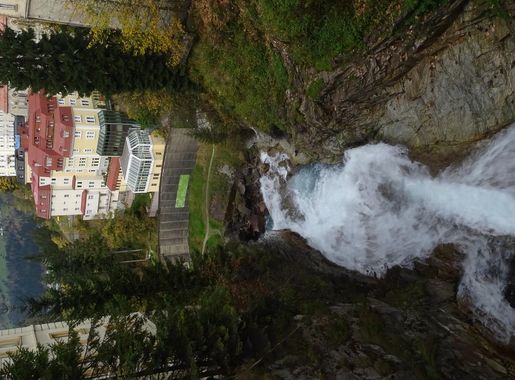 File:Bad Gastein - Waterfall 1 (15424375619).jpg - Wikimedia Commons