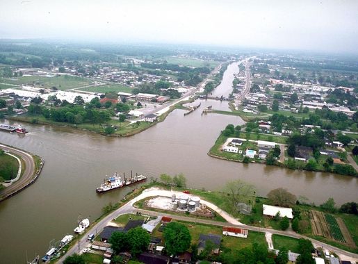 File:Larose Louisiana aerial view.jpg - Wikimedia Commons
