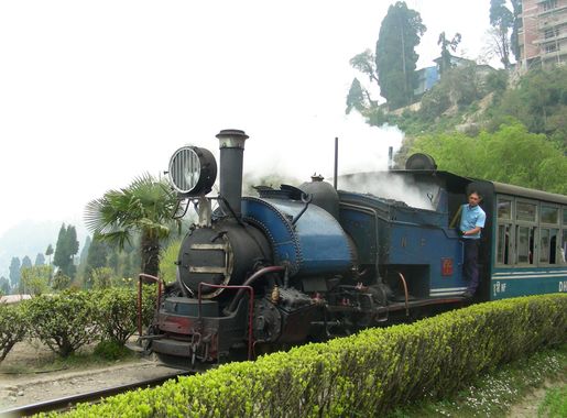 File:Toy Train Darjeeling West Bengal India.jpg - Wikipedia