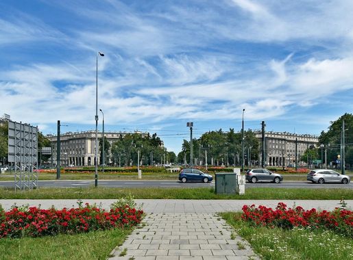 File:Centralny (Central) Square, view from S, Nowa Huta, Kraków, Poland.jpg  - Wikipedia