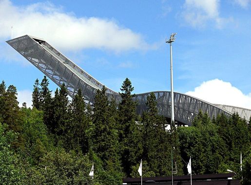 File:Holmenkollen Jump Tower 01.jpg - Wikipedia