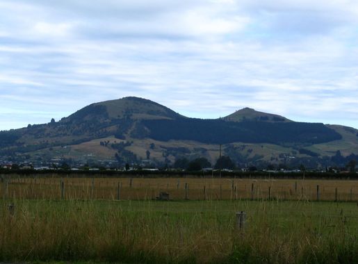 File:Saddle Hill, Dunedin, NZ.JPG - Wikimedia Commons