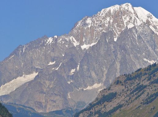 File:Mont Blanc - Valle d'Aosta.JPG - Wikimedia Commons