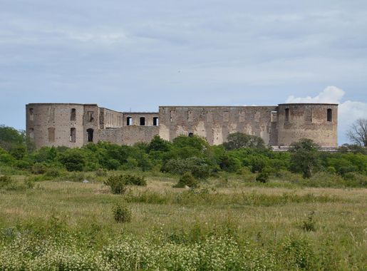 File:Borgholm castle (by Pudelek).JPG - Wikimedia Commons