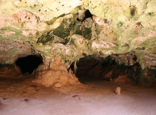 File:Guadirikiri Cave.jpg - Wikipedia
