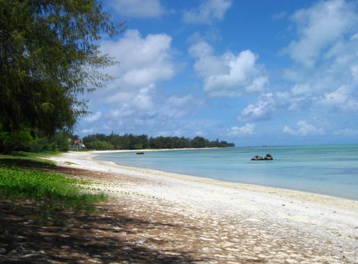 File:Pau Pau Beach.JPG - Wikimedia Commons