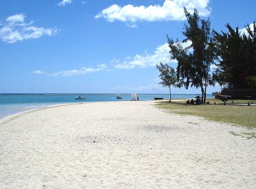 File:La-preneuse-beach-mauritius.jpg - Wikimedia Commons