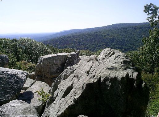 File:Chimney rock catoctin.JPG - Wikimedia Commons