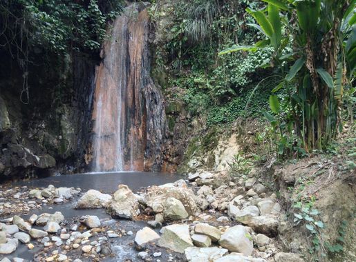 File:Waterfall in St. Lucia Botanical Gardens.JPG - Wikimedia Commons