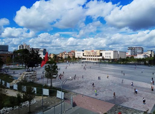 File:Skanderbeg square from the Municipality building rooftop.jpeg -  Wikimedia Commons