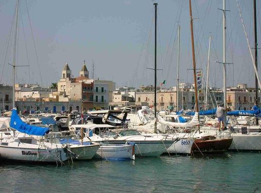 File:Santo Spirito - Lungomare C. Colombo.jpg - Wikimedia Commons