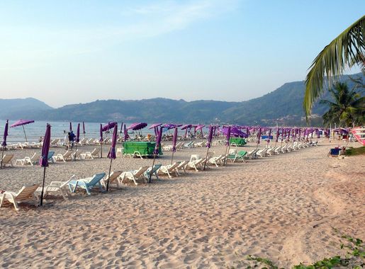 File:Patong Beach on Phuket.jpg - Wikimedia Commons