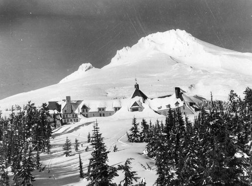 File:Mt. Hood and Timberline Lodge, 1943.jpg - Wikimedia Commons