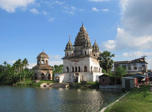 File:Shiva temple at Puthia, Rajshahi.JPG - Wikimedia Commons