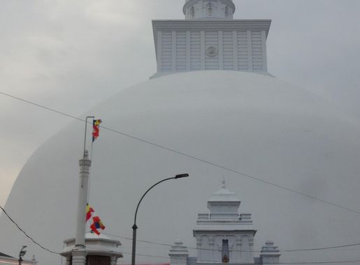 File:Ruwanwelisaya Stupa Anuradhapura 2017-10-15 (33).jpg - Wikimedia  Commons