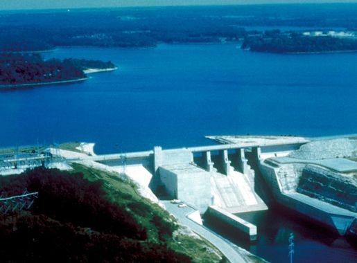 File:USACE Stockton Lake and Dam.jpg - Wikimedia Commons