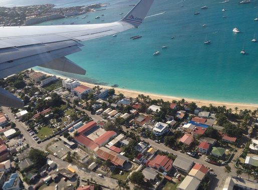 File:Taking off at Princess Juliana International Airport SXM, Sint Maarten  - panoramio.jpg - Wikimedia Commons