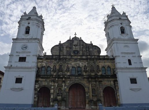 File:Catedral de Panamá — Casco Viejo, Panama City (23983779940).jpg -  Wikimedia Commons