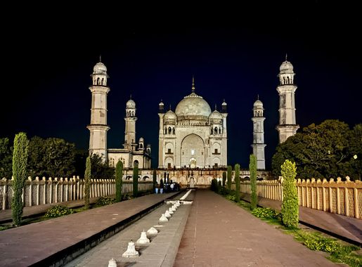 File:Night View of Bibi Ka Maqbara, Aurangabad, Maharashtra-DSC006.jpg -  Wikimedia Commons