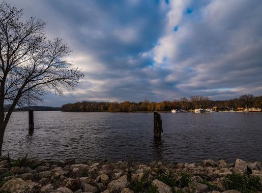 File:Mississippi River - Red Wing, Minnesota (27163201529).jpg - Wikimedia  Commons