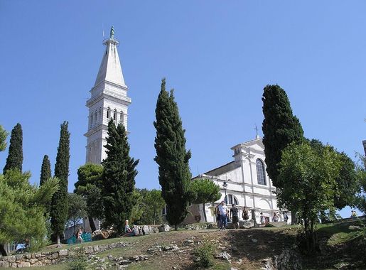 File:Saint Euphemia basilica, Rovinj.JPG - Wikimedia Commons