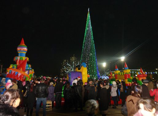 File:Independence Square in New Year 2015.JPG - Wikimedia Commons