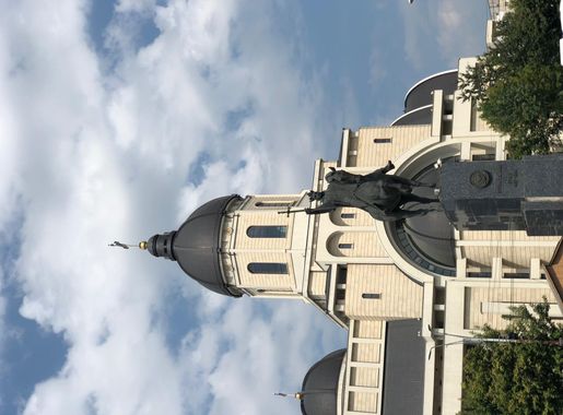 Fișier:Biserica (Catedrala) Inaltarea Domnului si Statuia lui Stefan cel  Mare din Bacau.jpg - Wikipedia