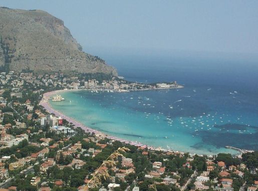 File:Mondello da Monte pellegrino - panoramio.jpg - Wikimedia Commons