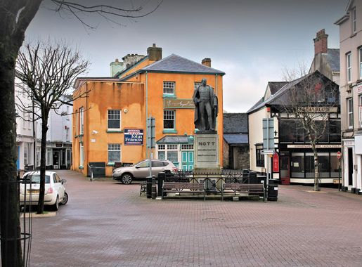 File:Tref Caerfyrddin Carmarthen Town 01.JPG - Wikimedia Commons