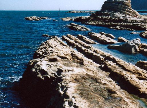 File:Ancona - Passetto - scogli del Quadrato e Seggiola del Papa.jpg -  Wikimedia Commons