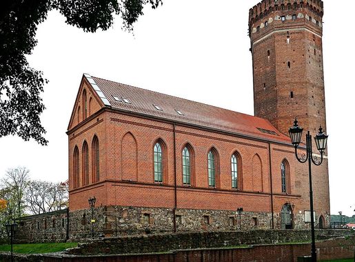 File:Zamek (Człuchów).jpg - Wikimedia Commons