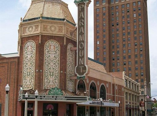 File:Paramount-LeLand.JPG - Wikimedia Commons