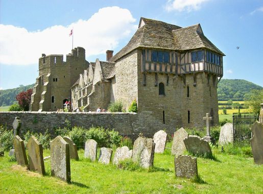 File:Stokesay Castle from churchyard 1.jpg - Wikimedia Commons