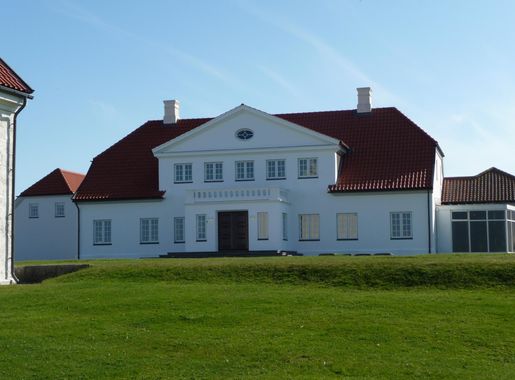 File:Bessastaðir 2009.JPG - Wikimedia Commons