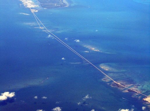 File:Seven Mile Bridge (2).jpg - Wikimedia Commons