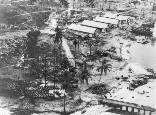 File:Tulagi seaplane base aerial August 1942.jpeg - Wikimedia Commons