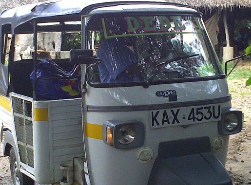 File:Tuk-Tuk in Watamu.jpg - Wikimedia Commons