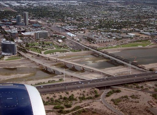 File:Tempe Town Lake - No Water 01 - 2010-08-06.jpg - Wikimedia Commons