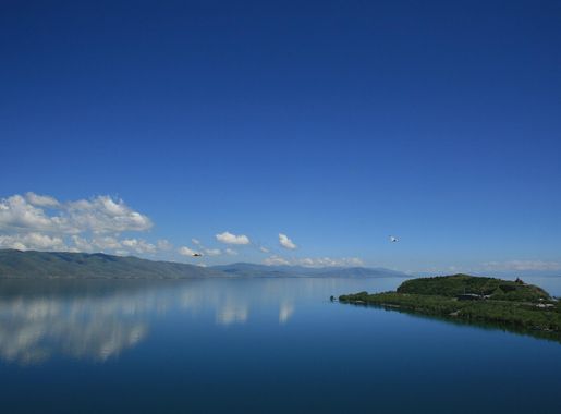 File:Lake Sevan with Sevanavank.jpg - Wikipedia