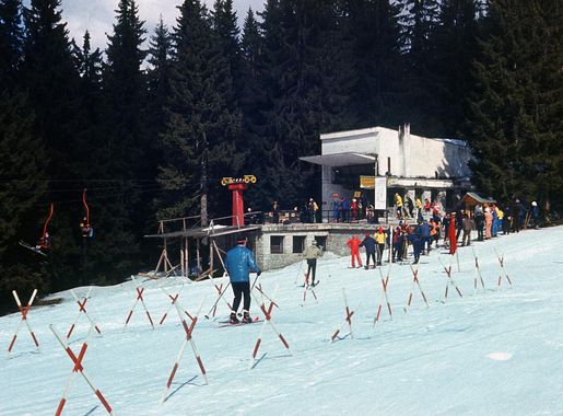 File:Bulgarien um 1970 wahrscheinlich Pamporovo 1.jpg - Wikimedia Commons