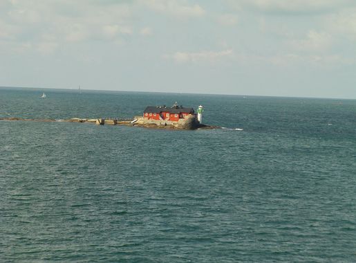 File:One of the smallest island.JPG - Wikimedia Commons