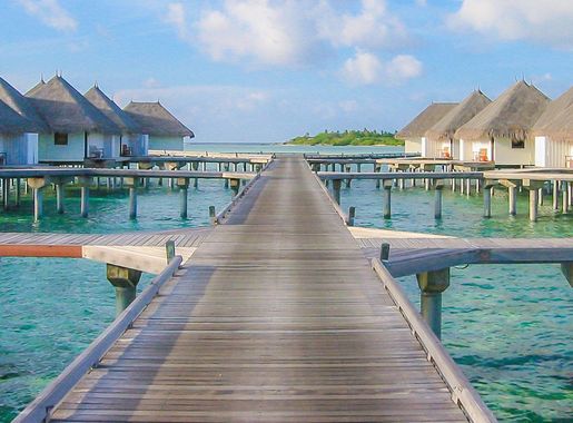 Fayil:水上コテージ (215186373).jpeg - Wikipedia