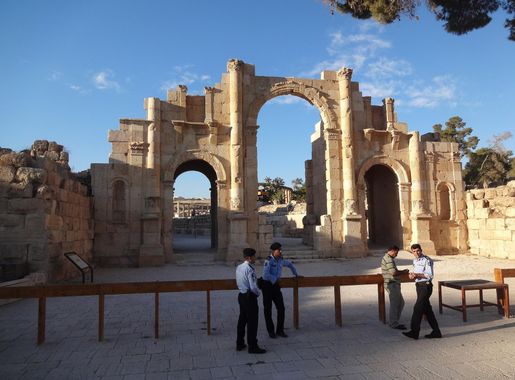 File:Ancient Jerash 22.JPG - Wikimedia Commons