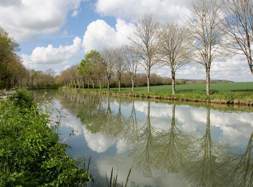 File:Canal Bourgogne vers Fulvy.jpg - Wikimedia Commons