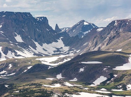 File:Beartooth Mountain and Bears Tooth (47995536901).jpg - Wikimedia  Commons