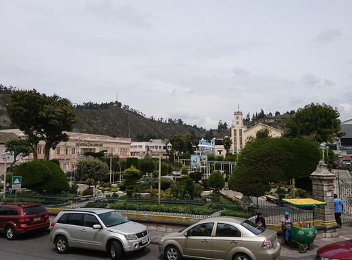 File:Parque Central de Guano, Cimborazo.jpg - Wikimedia Commons