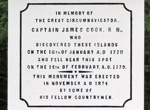 File:Captain Cook Monument. Kealakekua Bay, Captain Cook (504562)  (24000465856).jpg - Wikimedia Commons