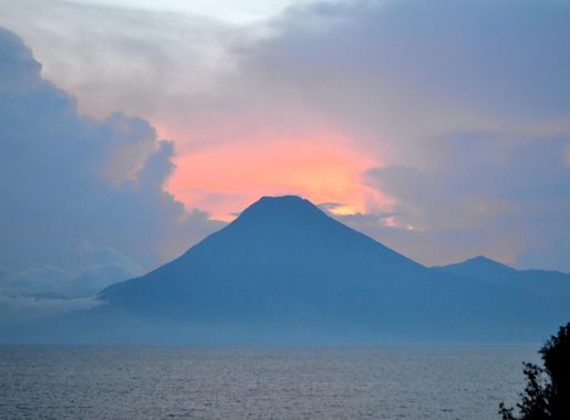 File:San Pedro volcano - panoramio.jpg - Wikimedia Commons