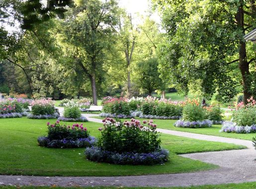 File:Baden-Baden-Lichtentaler Allee-610-Dahliengarten-2008-gje.jpg -  Wikimedia Commons