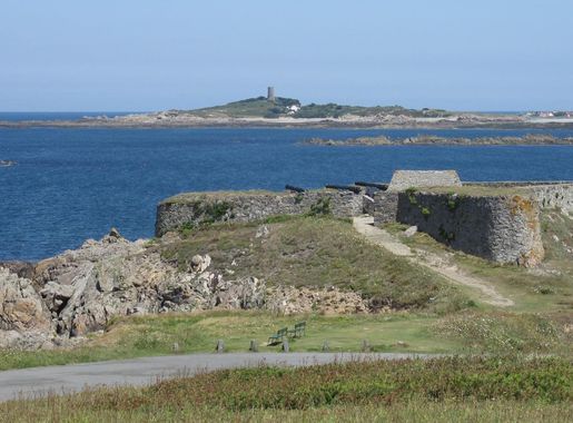 File:Guernsey 2011 130, Pleinmont Battery.jpg - Wikimedia Commons